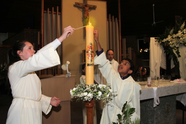 17 04 15 Easter Vigil 057