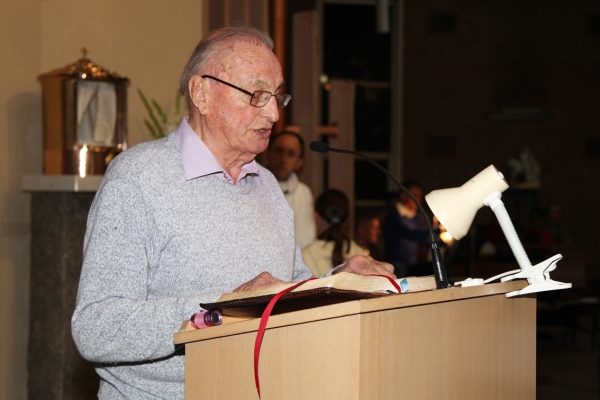17 04 15 Easter Vigil 051