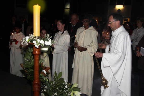 17 04 15 Easter Vigil 042