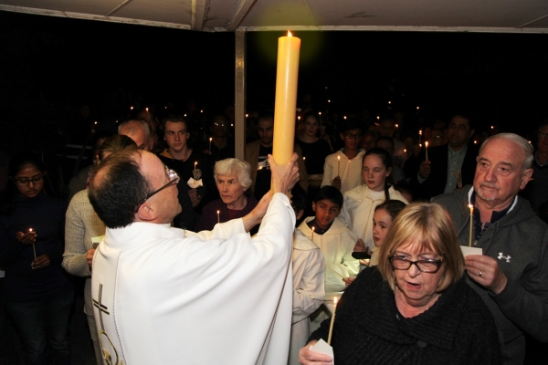 17 04 15 Easter Vigil 031